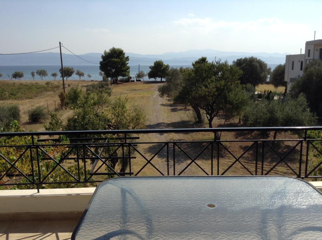 Villa Vlichos Amarynthos Bagian luar foto