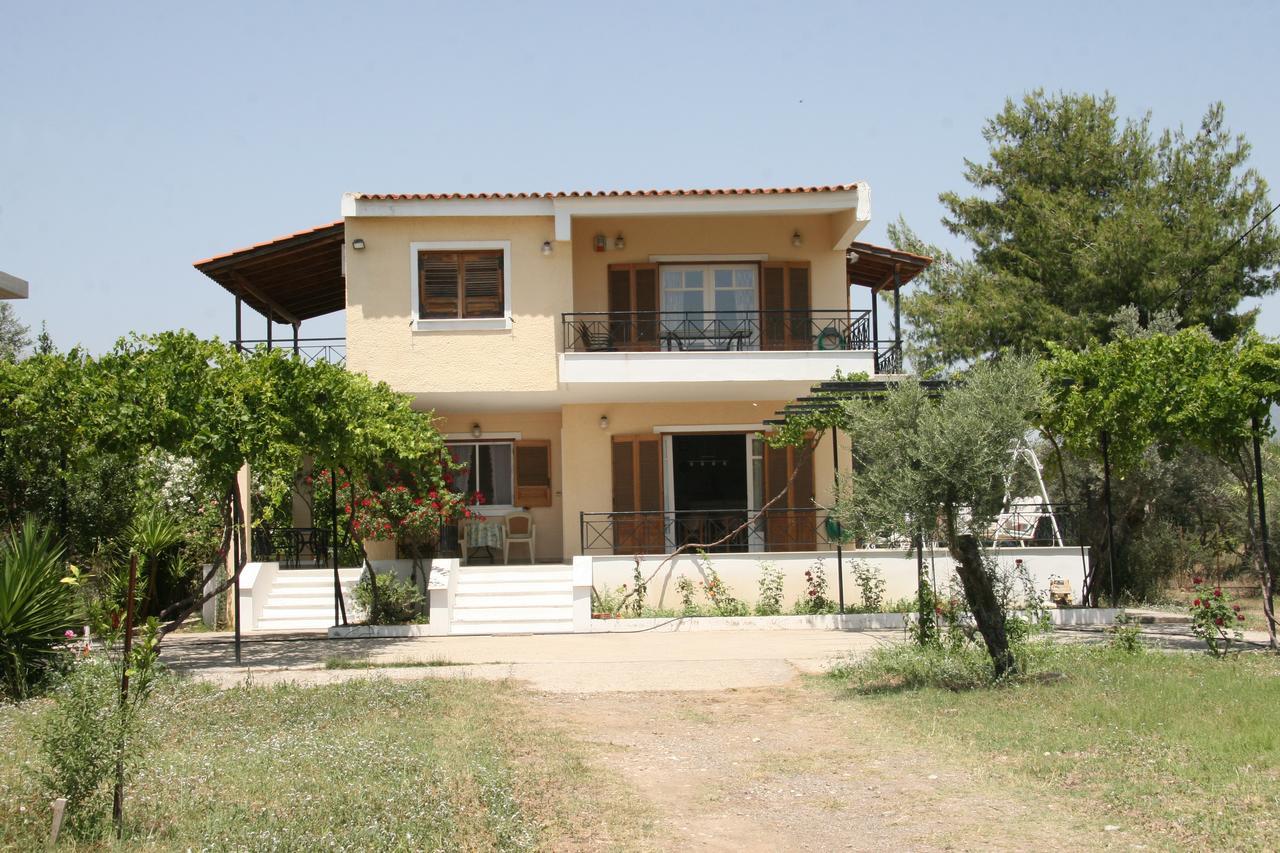 Villa Vlichos Amarynthos Bagian luar foto
