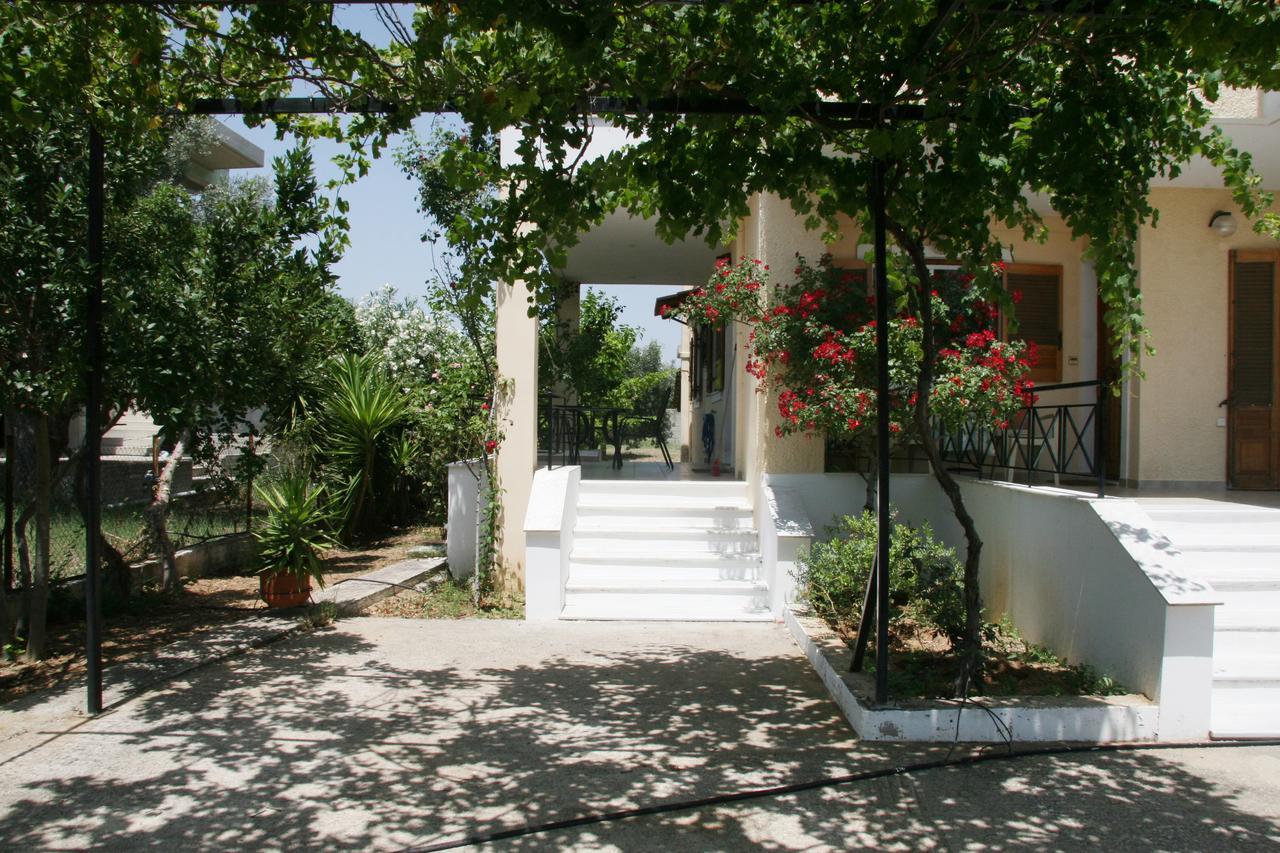 Villa Vlichos Amarynthos Bagian luar foto