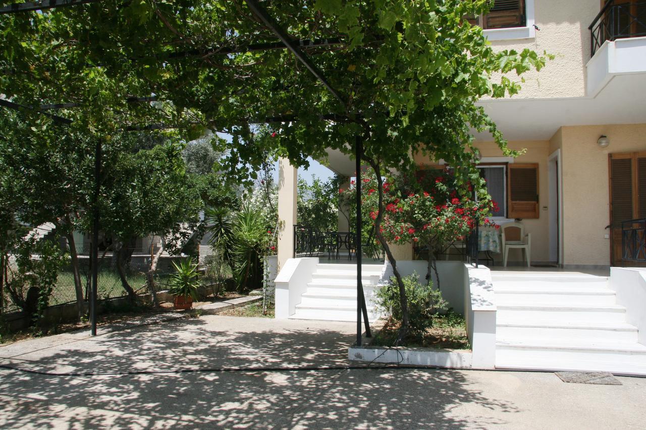 Villa Vlichos Amarynthos Bagian luar foto