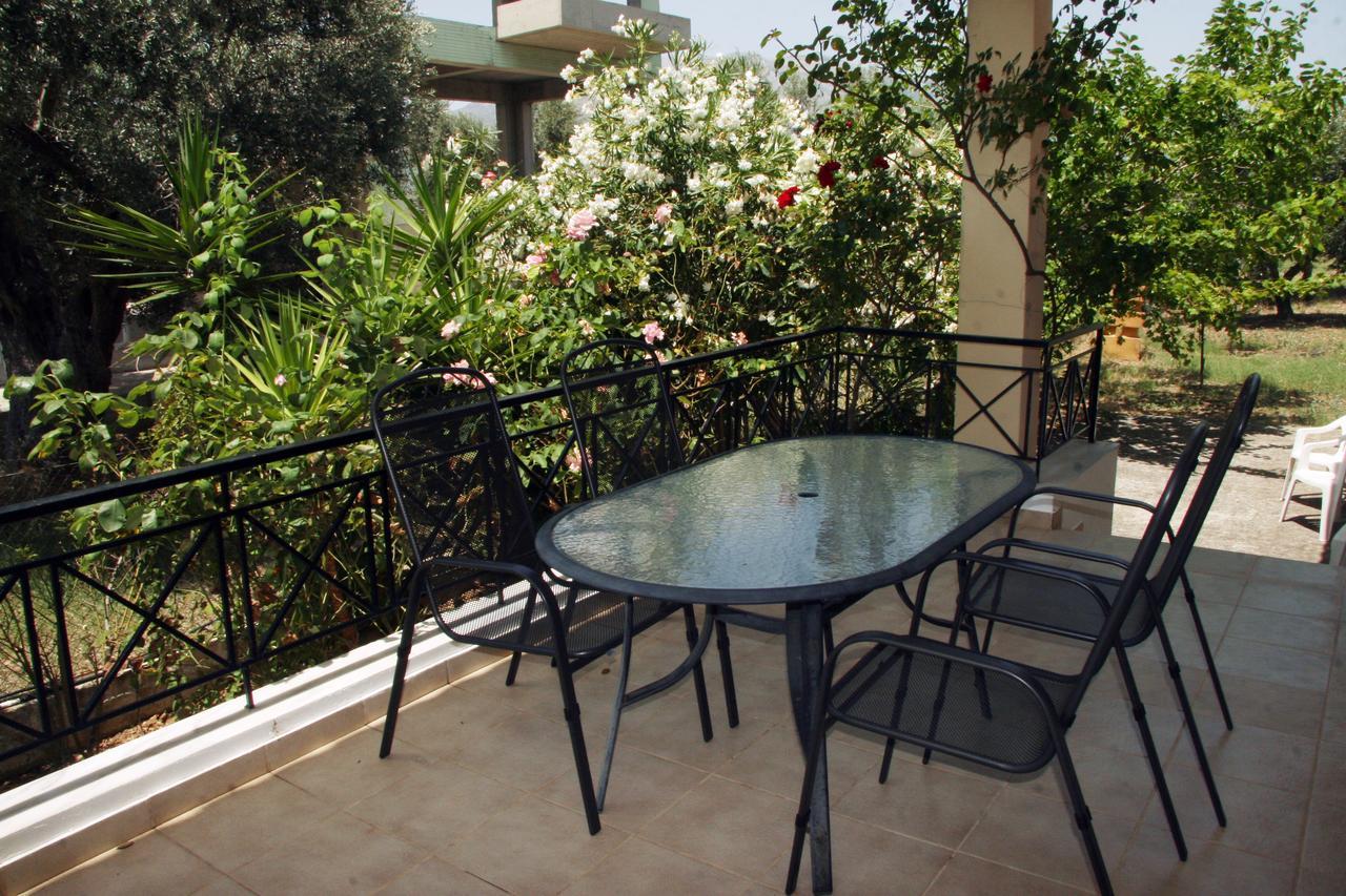 Villa Vlichos Amarynthos Bagian luar foto