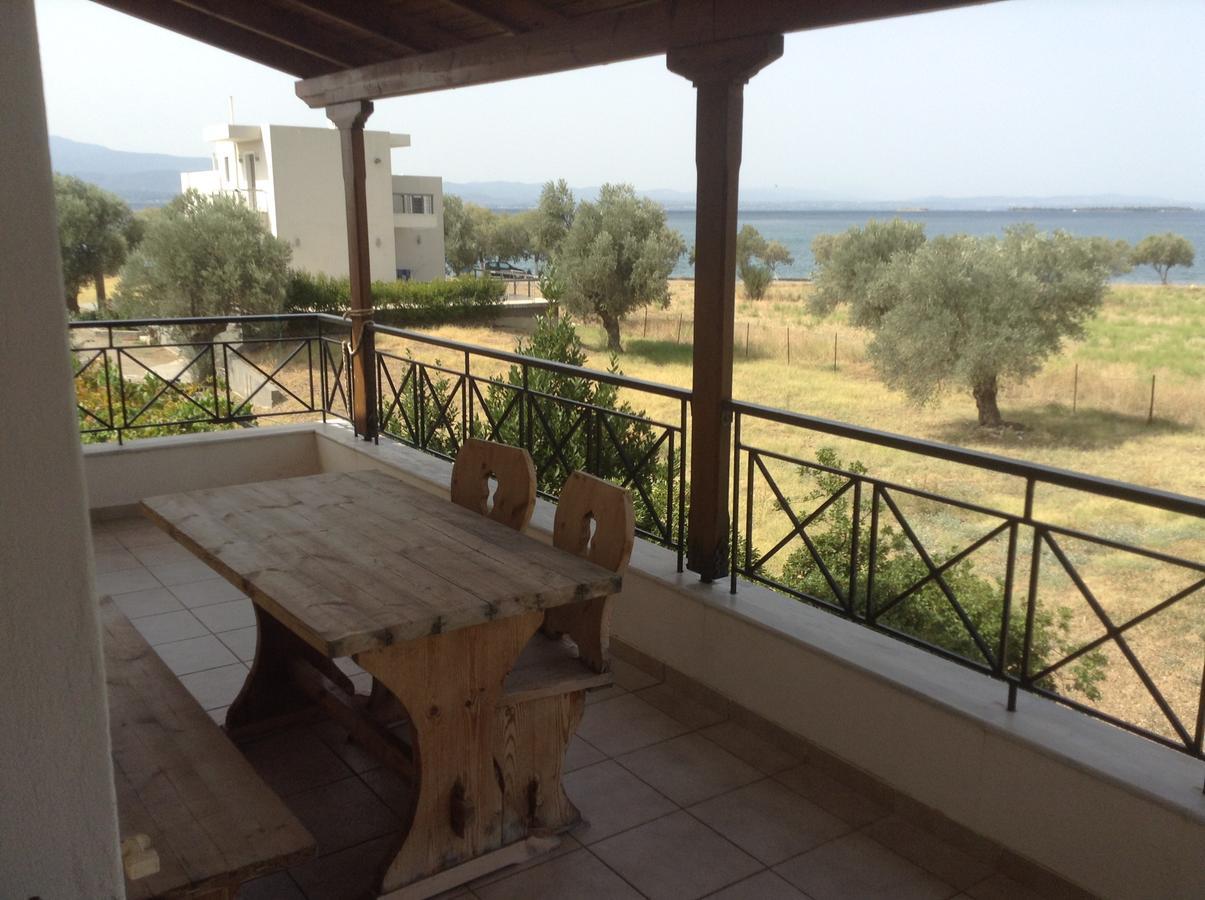 Villa Vlichos Amarynthos Bagian luar foto