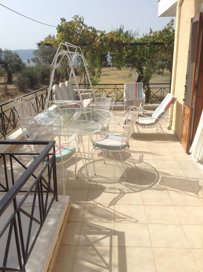 Villa Vlichos Amarynthos Bagian luar foto